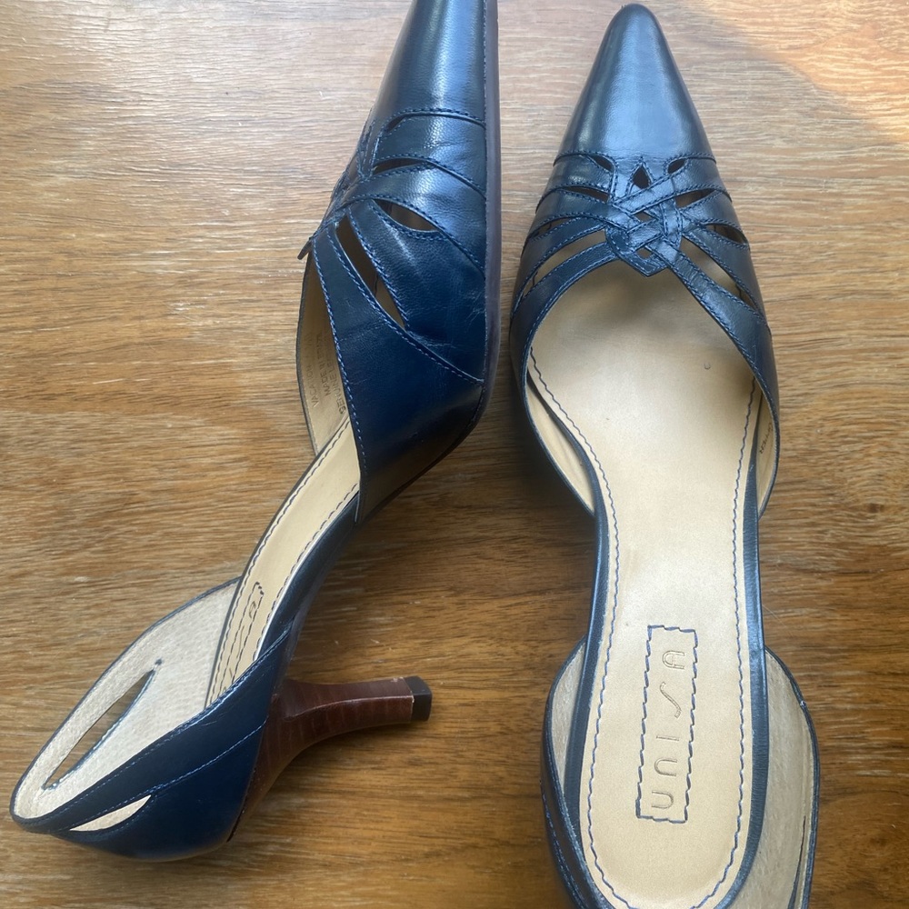 Unisa Women's Blue Kitten Heels